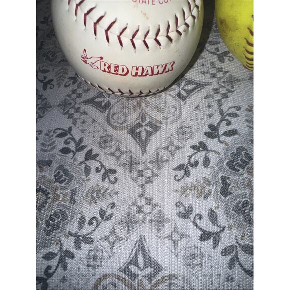 Lot of 5 Dudley Wilson Lightening MacGregor Unbranded Softballs used 2 Yellow - Picture 6 of 10